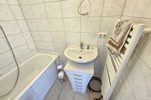 Gemütliche 2-Zimmer-Dachgeschosswohnung mit Dachterrasse im gepflegtem Altbau-Mehrfamilienhaus – Die vollständige Adresse der Immobilie erhältst du vom Anbieter., 41239 Schrievers, Mönchengladbach – Vorschaubild 10