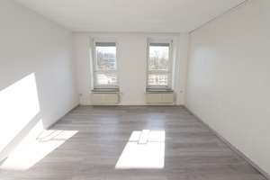 Tolle 4-Raum-Wohnung in Bernsdorf - Für EIGENNUTZER – Turnstraße 5, 9126 Bernsdorf, Chemnitz – Vorschaubild 2