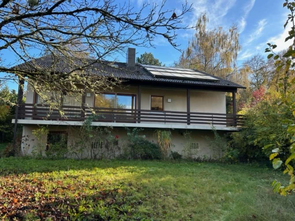 Immobilie in Aystetten - Alte Villa, sonniges Grundstück - Bild 0