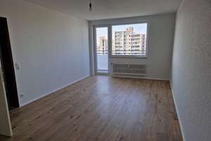 Helle 2 Zimmer Wohnung mit Balkon! – Konrad-Adenauer-Straße 72 - 72-80, 51149 Finkenberg, Köln – Vorschaubild 1