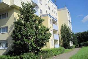 Familienfreundliche 4 Zimmer Wohnung mit Balkon und Aufzug!