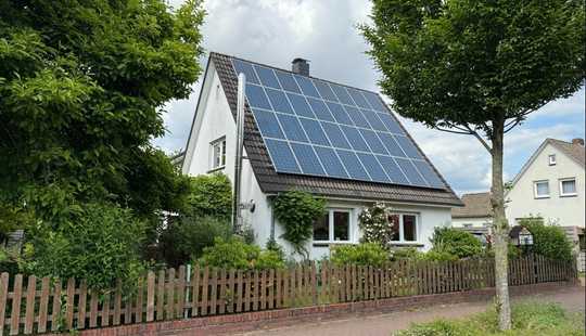 Bild von Großes Einfamilienhaus mit PV-Anlage in Visbek