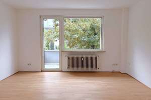 Helle 2-Zimmer-Wohnung mit Balkon in ruhiger und zentraler Lage