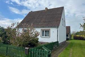 Kleines, gemütliches Einfamilienhaus mit großem Garten!
 – Die vollständige Adresse der Immobilie erhältst du vom Anbieter., 17391 Iven – Vorschaubild 2