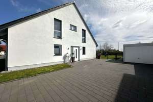 Ihr Traumhaus zur Miete! Hochwertig ausgestattete Doppelhaushälfte mit Stellplatz und Garage – Die vollständige Adresse der Immobilie erhältst du vom Anbieter., 4838 Eilenburg – Vorschaubild 3
