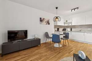 von privat – NEUBAU – voll möblierte 2-Zimmer-Wohnung mit EBK, Aufzug & Stellplatzoption