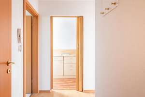 Davenstedt: Wohnen wie im Haus – Energieeffiziente Maisonette mit Atelier, großem Balkon & Garage. – Im Bruchkampe 8D, 30455 Davenstedt, Hannover – Vorschaubild 58