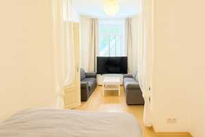 2,5-Zimmer Wohnung mit Altbaucharme nahe Viktualienmarkt – München – Vorschaubild 1