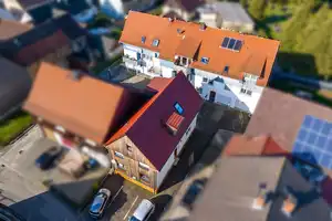 *6,9% Bruttorendite* EFH+ MFH in zentraler Lage von Homberg (Ohm) – Vogelsbergkreis – Vorschaubild 1