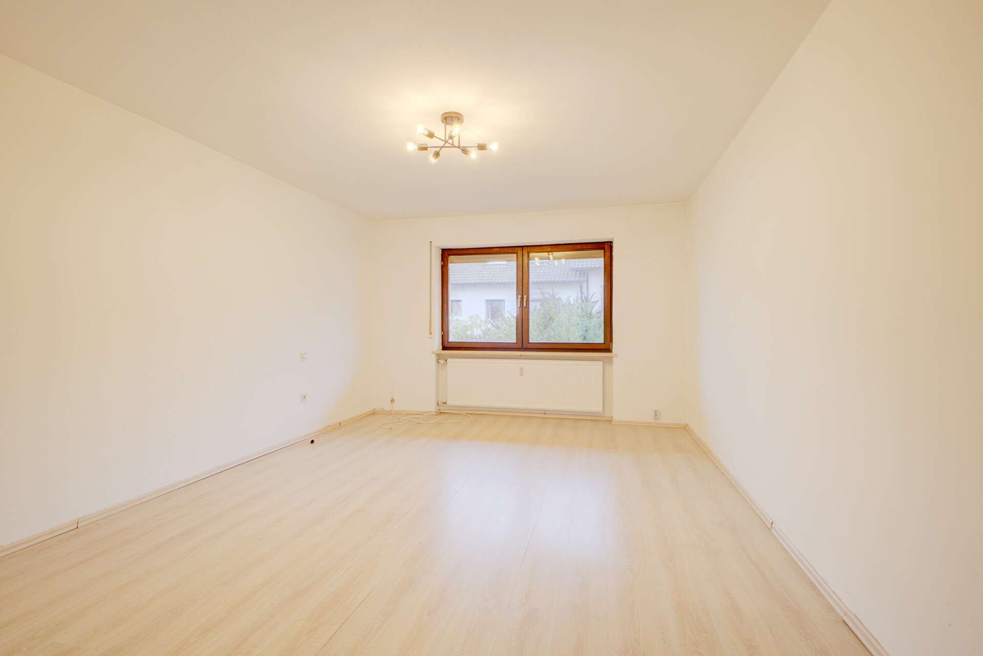 Immobilie in Pfaffenhofen an der Ilm - Kapitalanleger oder Eigennutzung? Freies Zweifamilienhaus in Pfaffenhofen a. d. Ilm! - Bild 0