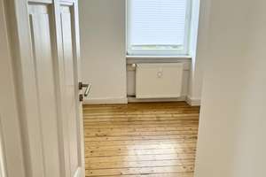 ***Kernsaniert: Helle 2 Zi. Altbauwohnung mit Balkon, zentrale Lage*** – Bunsenstraße 1, 65203 Biebrich, Wiesbaden – Vorschaubild 10
