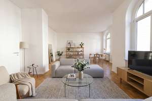 Erstbezug nach Sanierung - Stadtfeld Ost: Altbau-Highlight - Parkett, hohe Decken, EBK, BW & Dusche