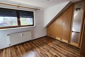 4-Zimmer-Dachgeschosswohnung mit großer Wohnküche – Die vollständige Adresse der Immobilie erhältst du vom Anbieter., 72574 Bad Urach – Vorschaubild 8