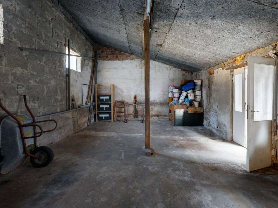 Werkstatt hinter Garage