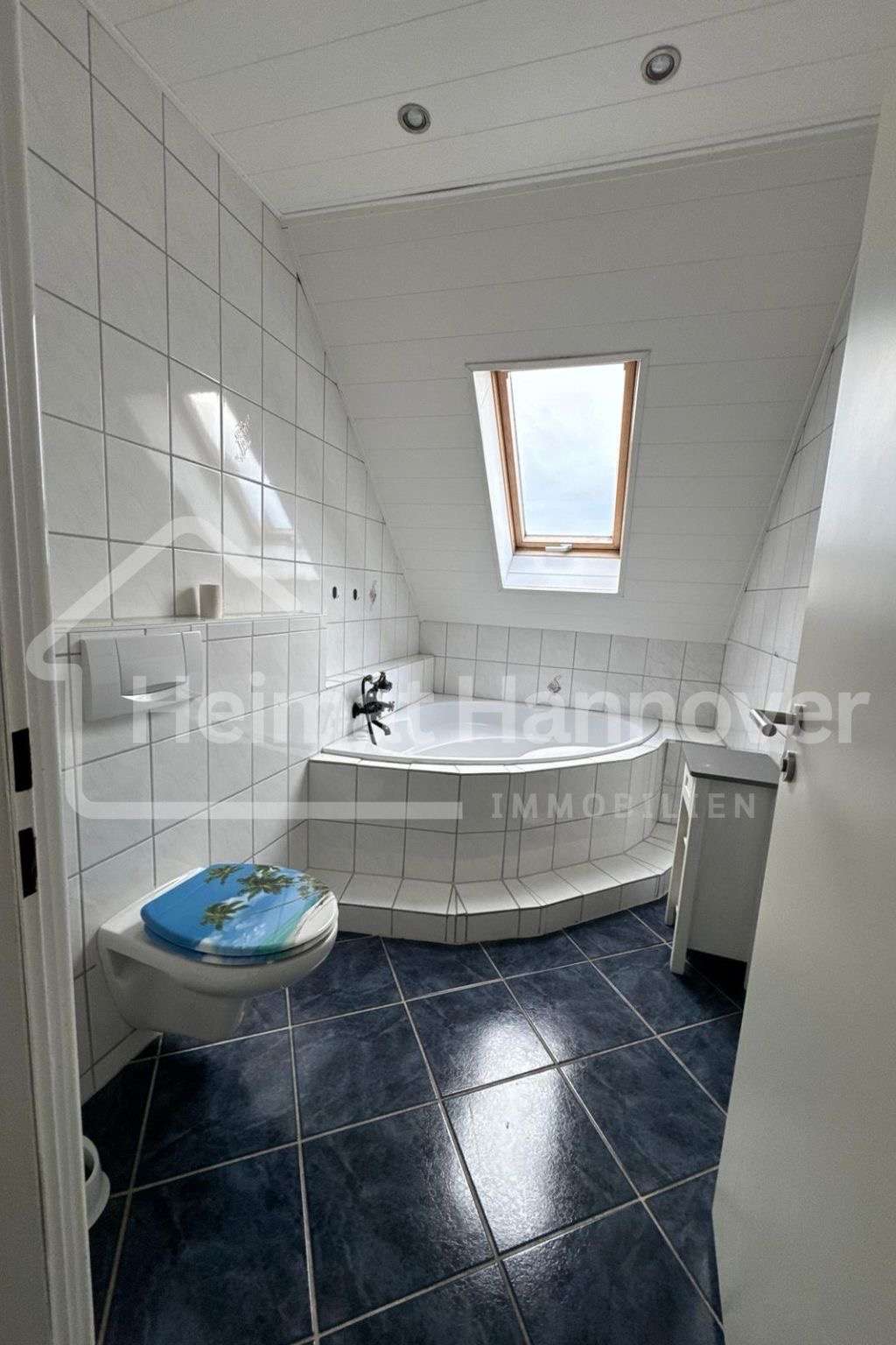 Immobilie in Uetze - Großzügiges 1–2-Familienhaus mit Pool und großem Grundstück in zentraler Lage von Uetze - Bild 2