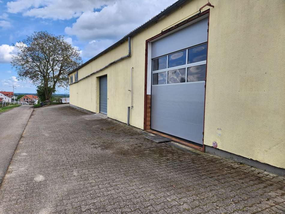 Hallenansicht Richtung Osten