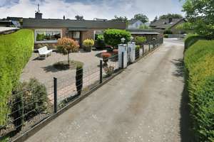 Wohnen in idyllischer Umgebung - Bungalow in ruhiger Wohnlage von Neukirchen
