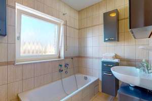 Reihenendhaus mit 6 Zimmern, großem Garten und Dachterrasse im Wohngebiet Goldgrund – Die vollständige Adresse der Immobilie erhältst du vom Anbieter., 33100 Kernstadt, Paderborn – Vorschaubild 8