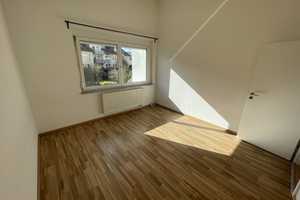 Freistehendes Wohnhaus mit großer Garage und Garten – Auf dem Katzenkopf 30, 74523 Schwäbisch Hall (Kreis) – Vorschaubild 7