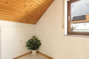 Top gepflegtes Einfamilienhaus in herrlicher Aussichtslage, Einliegerwohnung und großzügigem Garten – Die vollständige Adresse der Immobilie erhältst du vom Anbieter., 71296 Heimsheim – Vorschaubild 24