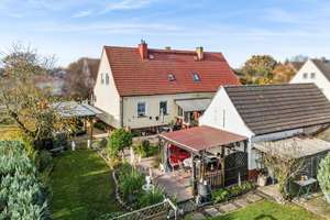 Gemütliche Doppelhaushälfte mit großem Garten und Pool – Die vollständige Adresse der Immobilie erhältst du vom Anbieter., 15518 Steinhöfel – Vorschaubild 1