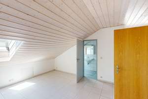 Ohne Provision. Große Doppelhaushälfte mit Wintergarten, Sauna und vielseitiger Aufteilung - München – Karlsbader Straße 5a, 80937 Am Hart, München – Vorschaubild 9