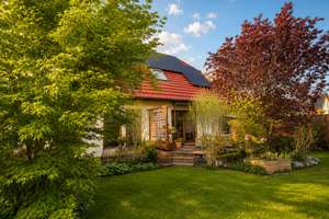 Top gepflegtes Einfamilienhaus mit Doppelcarport, Pool und Photovoltaikanlage