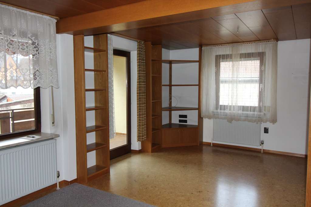 Immobilie in Murrhardt - Einfamilienhaus, DHH in zentraler Wohnlage - Bild 2