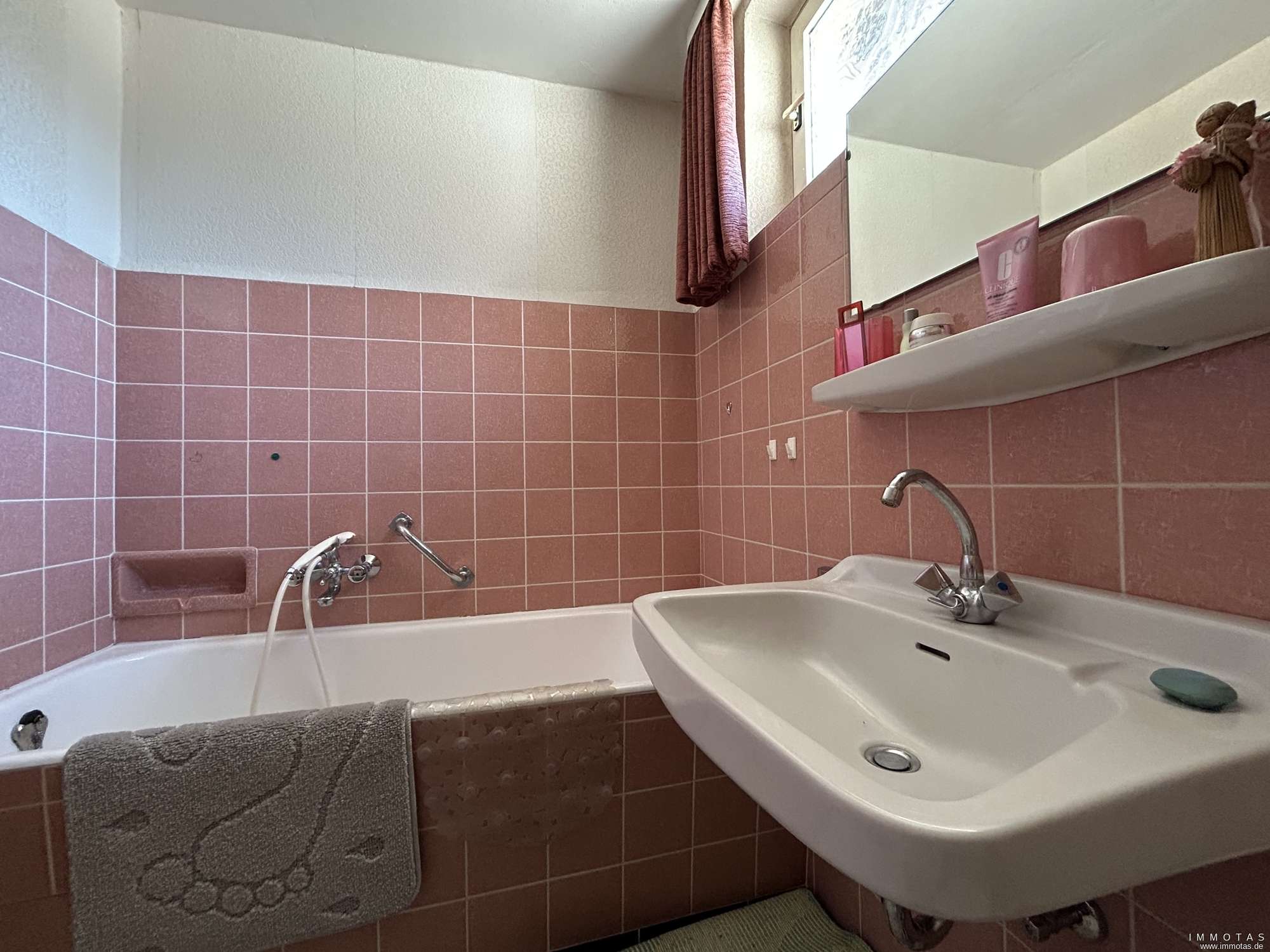 Immobilie in Cochem - Geräumige Doppelhaushälfte mit Garten und Garage - auch als Zweifamilienhaus nutzbar - Bild 0