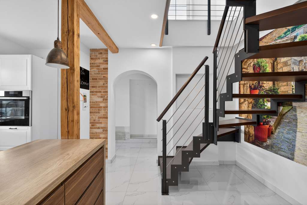 Immobilie in Güglingen - Modernes Einfamilienhaus mit Gewölbekeller - Bild 3