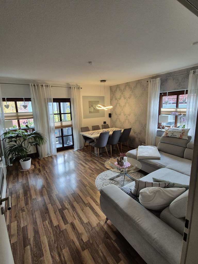 Immobilie in Königslutter am Elm - 4 Zimmer Wohnung  in Königslutter am Elm - Bild 2