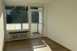 Ruhige 2,5-Zimmer-Wohnung mit 2 Balkonen und Tiefgaragenstellplatz in München-Milbertshofen – Die vollständige Adresse der Immobilie erhältst du vom Anbieter., 80807 Milbertshofen, München – Vorschaubild 6