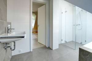 Moderne 2-Zimmer-DG-Wohnung im Grünen mit Süd-Balkon und EBK in Allach – Die vollständige Adresse der Immobilie erhältst du vom Anbieter., 80999 Untermenzing, München – Vorschaubild 8
