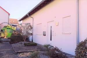 Sehr gepflegtes RMH in guter und ruhiger Lage von Bretten zu vermieten !