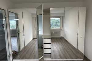 Stilvolle 2-Zimmer-Wohnung mit neuem Kleiderschrank, Balkon und EBK in Stuttgart – Stuttgart – Vorschaubild 4