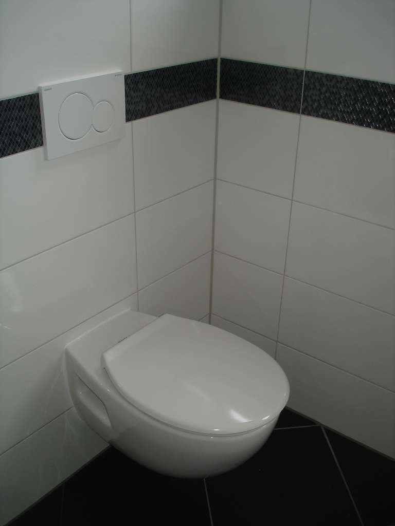 Immobilie in Altbach - Geräumiges 9-Zimmer Haus mit Garage in Altbach - Bild 2