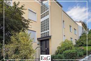 Großzügige 5-Zimmer-Wohnung mit viel Potenzial, großem Balkon mit Blick ins Grüne und Garage