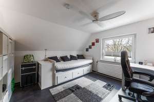 Helle 4-Zimmer Wohnung mit toller Terrasse in Hamburg-Tonndorf – Feldlerchenweg 27, 22045 Tonndorf, Hamburg – Vorschaubild 2