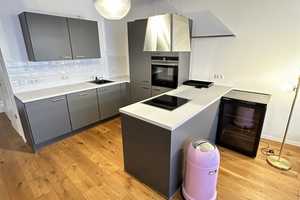 Luxuriöse 3-Zimmer-Wohnung mit Designer-Ausstattung, Terrasse und optionalem Stellplatz – Ackerst. 90, 40233 Düsseldorf – Vorschaubild 2