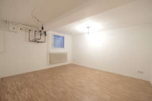 ERSTKLASSIGE GRUNEWALDLAGE NAHE HAGENPLATZ - 6 Zi + - POOLNUTZUNG - GARAGE - 3 HOBBYRÄUME – Die vollständige Adresse der Immobilie erhältst du vom Anbieter., 14193 Grunewald, Berlin – Vorschaubild 17