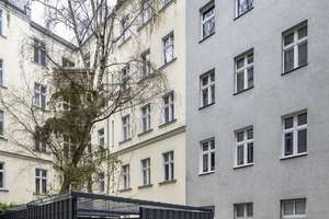 3-Zimmer-Wohnung mit Balkon im schönen Altbau – stilvolle Kapitalanlage in hervorragender Lage! – Freiligrathstraße 11, 10967 Kreuzberg, Berlin – Vorschaubild 7