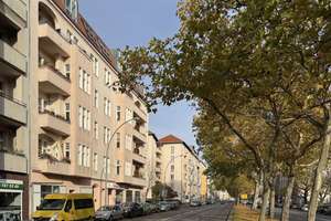 4-Zimmer-Eigentumswohnung kaufen im Stuckaltbau in Berlin-Schöneberg, ca. 123 m², Balkon, bezugsfrei – Martin-Luther-Straße 82, 10825 Schöneberg, Berlin – Vorschaubild 2