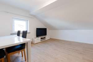 Zwei- bis Dreifamilienhaus mit Potential in ruhiger grüner Lage – 60437 Harheim, Frankfurt am Main – Vorschaubild 11