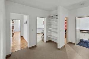 München: Attraktives Wohn- u. Geschäftshaus (Reiheneckhaus) mit Garten, Wintergarten, Teilvermietung – Die vollständige Adresse der Immobilie erhältst du vom Anbieter., 80935 Lerchenau-Ost, München – Vorschaubild 9