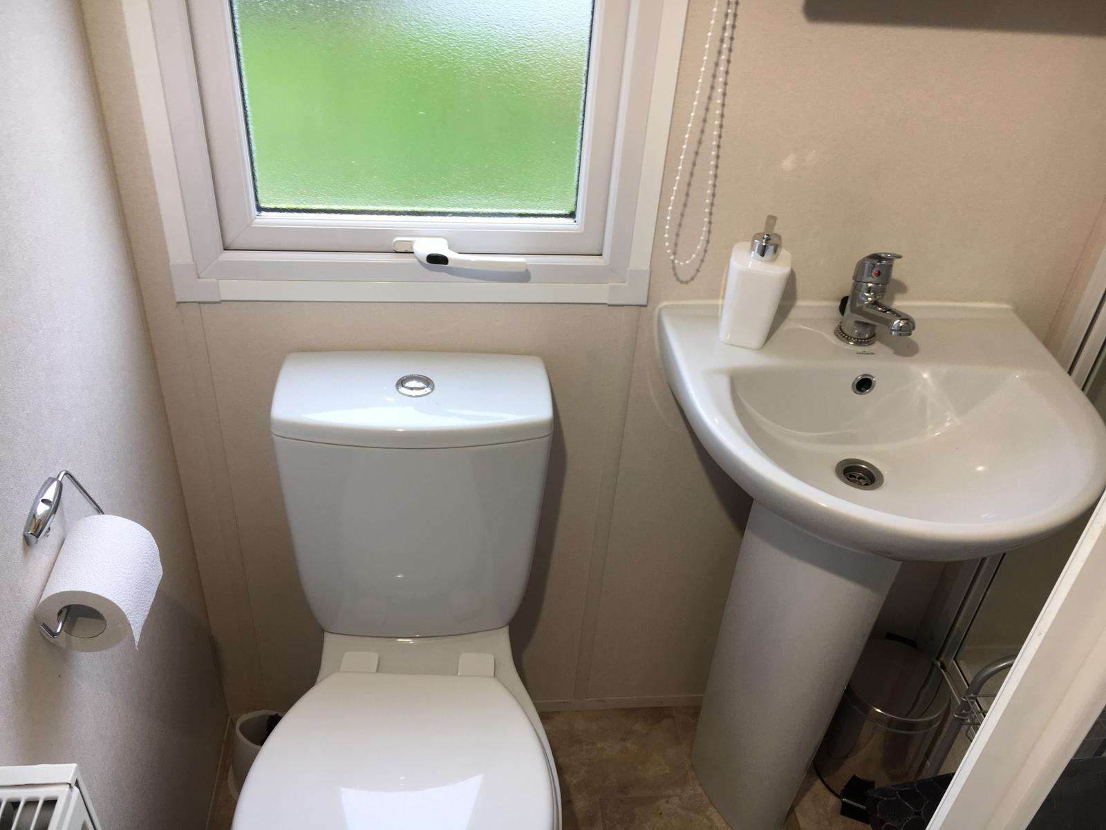 Immobilie in Dörphof - Mobilheim Ferienhaus an der Ostsee Chalet Damp Schuby Strand - Bild 1