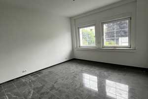 Geschmackvolle 4-Zimmer-Wohnung in Köln Longerich - WG geeignet – Heinrich-Hoerle-Straße 4A, 50737 Köln – Vorschaubild 1