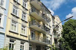 *Reserviert* Sonniger Balkon, stilvoll saniert, voller Altbaucharme