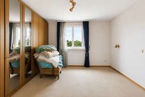 2-Familienhaus mit großem Grundstück und viel Potenzial in Top Lage – Die vollständige Adresse der Immobilie erhältst du vom Anbieter., 70567 Möhringen-Ost, Stuttgart – Vorschaubild 4