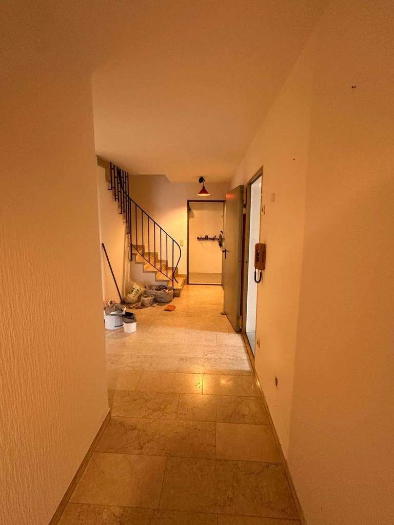 Immobilie in Schonungen - Einfamilienhaus mit Einliegerwohnung, genialer Ausblick inklusive! - Bild 3