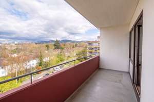 2 Zimmer-Wohnung mit Schwarzwaldblick. 
Lichtdurchflutete Zimmer, Balkon mit Doppelzugang und Tiefg – 79106 Alt-Stühlinger, Freiburg im Breisgau – Vorschaubild 5